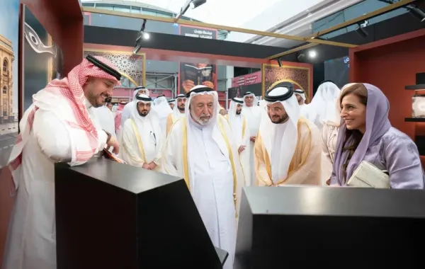 حاكم الشارقة يشهد إطلاق مجموعة كلمات "دار سراب". الصورة من مكتب الشارقة الإعلامي