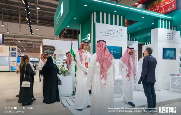 جناح السعودية المشارك بمعرض الشارقة للكتاب 2025. الصورة من الحساب الرسمي لهيئة الأدب والنشر والترجمة على منصة x