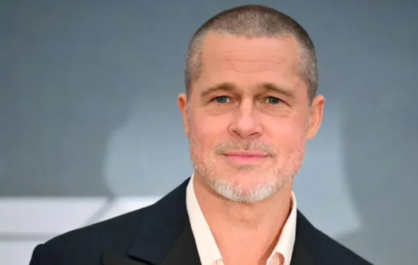 براد بيت في نيويورك (Brad Pitt in New York). مصدر الصورة: ANGELA WEISS / AFP