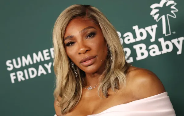 سيرينا ويليامز Serena Williams في حفل Baby2Baby 2025. مصدر الصورة: Michael Tran / AFP