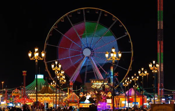 القرية العالمية. الصورة من مكتب دبي الإعلامي