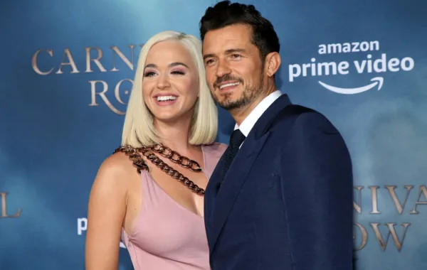 كاتي بيري وأورلاندو بلوم في كاليفورنيا ( Katy Perry and Orlando Bloom in California ). مصدر الصورة: Phillip Faraone / GETTY IMAGES NORTH AMERICA / Getty Images via AFP
