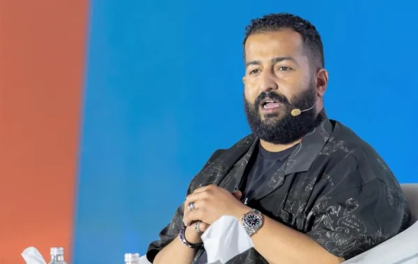 إبراهيم الحجاج في الندوة -الصورة من القسم الاعلامي لمعرض الرياض الدولي للكتاب