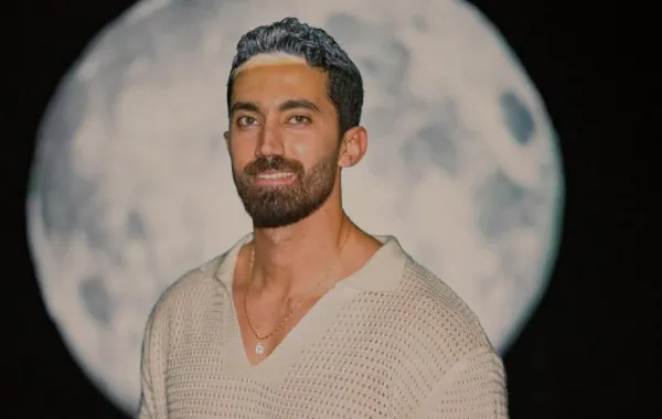 أول تعليق من زوج مي عز الدين بعد عقد قرانهما