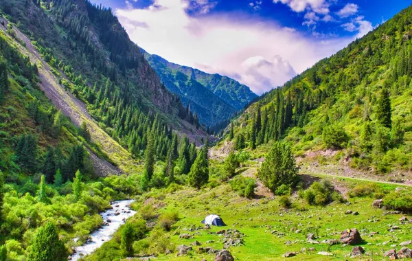 قيرغيزستان تدعوكِ إلى إعادة اكتشاف ذاتكِ كمسافرة