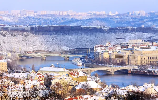 رحلة شتوية إلى براغ