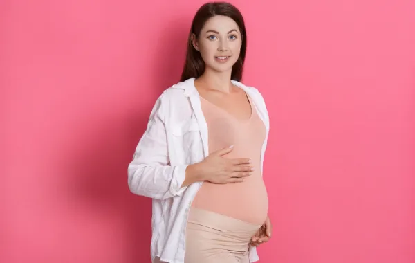 صورة لحامل في الشهر الرابع