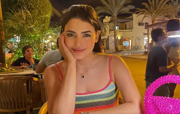 مش بفكر في الزواج.. أسماء جلال تتصدر الترند بعد لقائها بأبلة فاهيتا