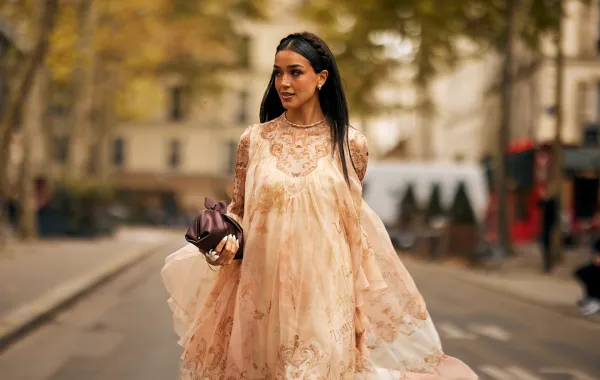 إطلالة من شوارع باريس - الصورة من Launchmetrics/Spotlight ©