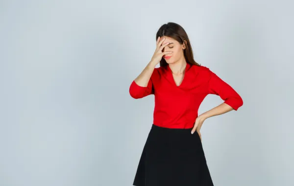 امرأة تشعر بدوخة -المصدر: freepik