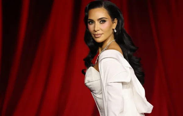 كيم كارداشيان في متحف أكاديمية الفنون السينمائية في لوس أنجلوس، كاليفورنيا (Kim Kardashian at Academy Museum of Motion Pictures in Los Angeles, California). مصدر الصورة: Amy Sussman/Getty Images/AFP