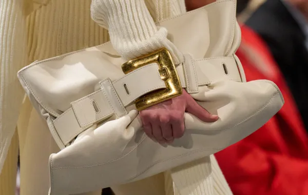 حقيبة من بالمان Balmain - الصورة من Launchmetrics/Spotlight ©