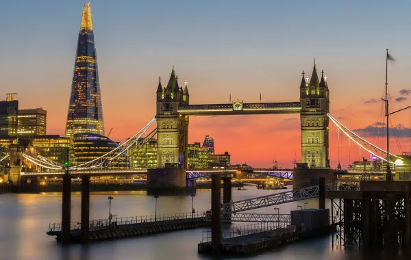 إطلالة على لندن وقت المغيب