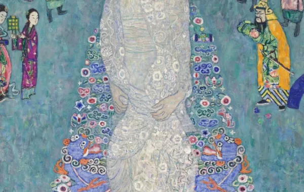 تُصوِّر اللوحة لجوستاف كليمت ابنة الراعي مرتدية ثوباً إمبراطورياً صينياً أبيض