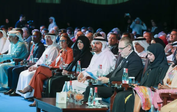 الشيخة لطيفة بنت محمد بن راشد آل مكتوم تفتتح قمة المعرفة. الصورة من مكتب دبي الإعلامي