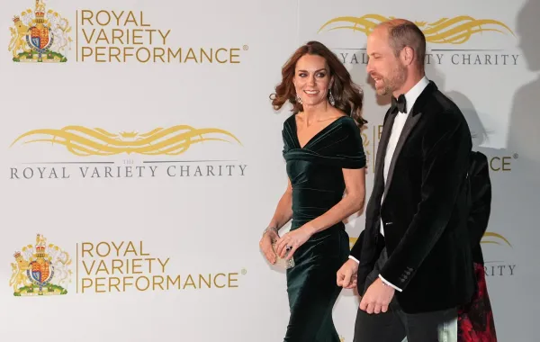 الأمير ويليام وكيت ميدلتون في قاعة ألبرت الملكية بلندن ( Prince William and Kate Middleton at the Royal Albert Hall in London ). مصدر الصورة: CARLOS JASSO / AFP