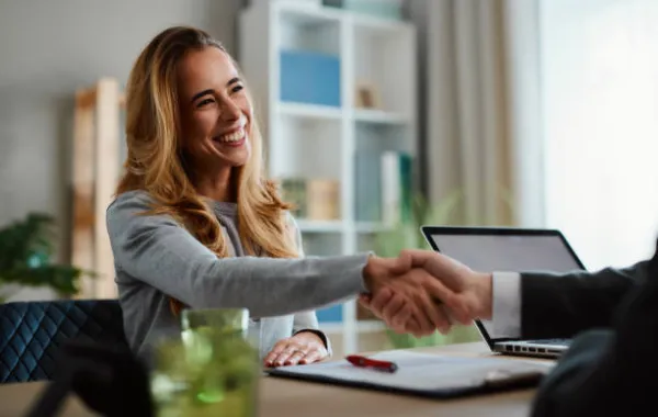 تفسير حلم الحصول علي وظيفة جديدة في المنام