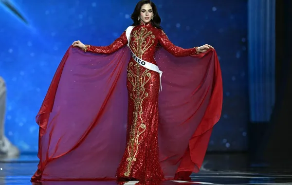 فاطمة بوش فيرنانديز Fatima Bosch Fernanadez  ملكة جمال الكون - (مصدر الصورة Lillian SUWANRUPA  AFP)