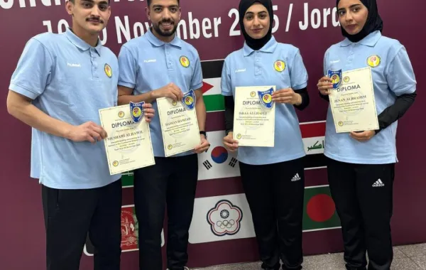  الحكمتان السعوديتان إسراء الغافلي وجنان الإبراهيم  إلى جانب الحكمان السعوديان مشاري الحويل وحسن حمزة 