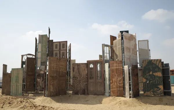 أبواب القاهرة للفنان البرتغالي ألكسندر فارتو Alexandre Farto