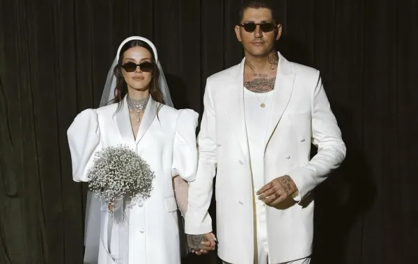 إيرام هيلفاجي أوغلو وأورال كاسبار في حفل زفافهما- الصورة من حسابها على إنستغرام