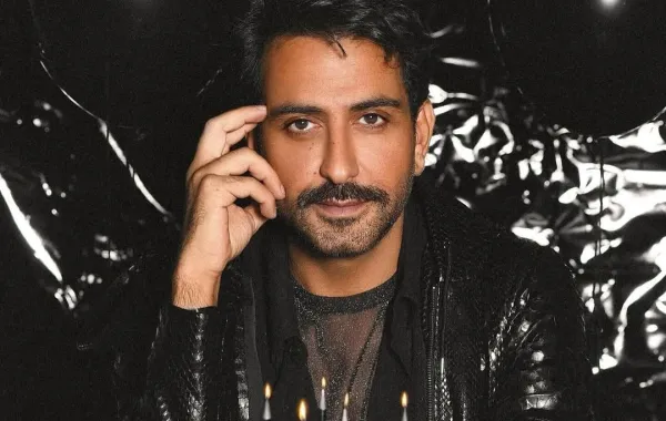 محمود بوشهري- الصورة من صفحته على إنستغرام