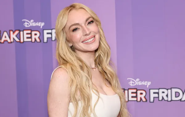 ليندسي لوهان Lindsay Lohan من العرض الخاص لفيلم Freakier Friday في نيويورك - (مصدر الصورة - JAMIE MCCARTHY / GETTY IMAGES NORTH AMERICA / GETTY IMAGES VIA AFP)