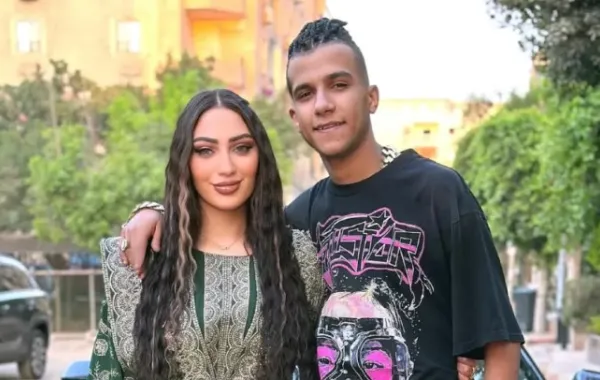 عصام صاصا وزوجته جهاد أحمد- الصورة من حسابه الرسمي على إنستغرام