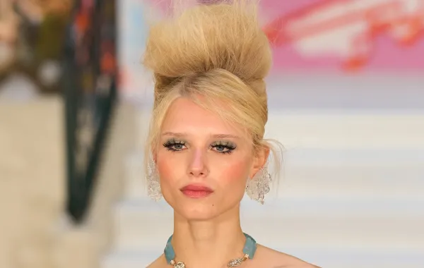 موضة مكياج السبعينات