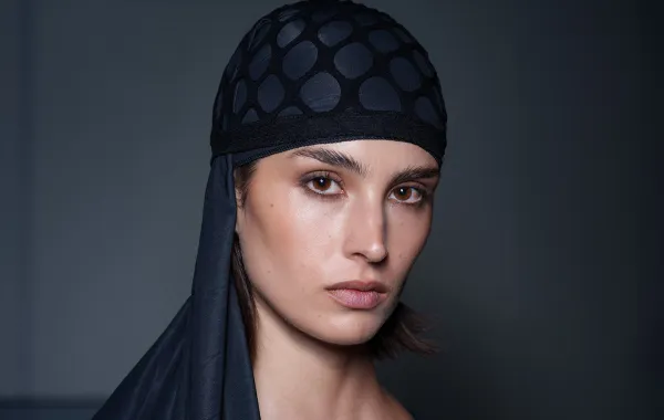 ثبات المكياج طوال اليوم يبدأ من التحضير الجيد للبشرة واختيار المستحضرات المناسبة، ومع تطبيق الخطوات الصحيحة والتركيز على الترطيب والتثبيت، ستحافظين على إطلالتك 