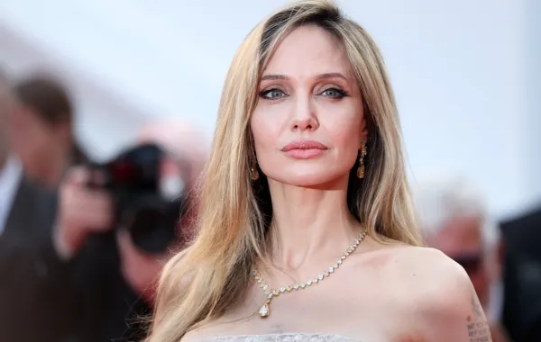 أنجلينا جولي في الدورة الـ78 من مهرجان كان السينمائي (مصدر الصورة: Monica Schipper/Getty Images)