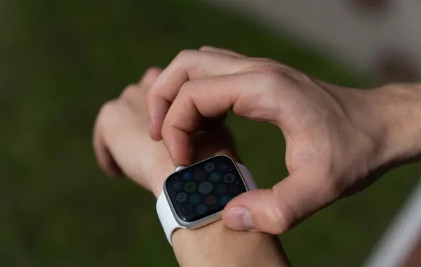 ساعة آبل - الصورة من pexels by badun