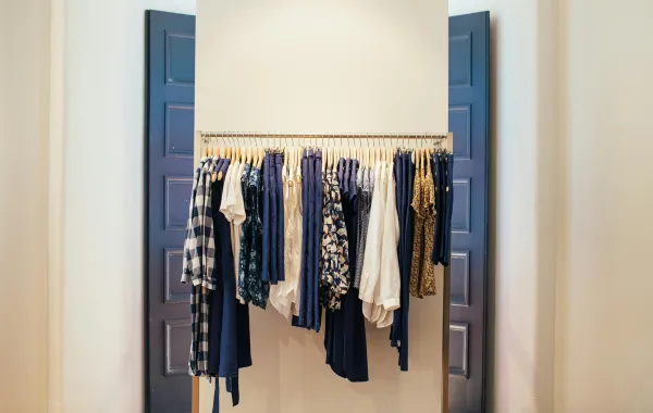 خزانة ملابس