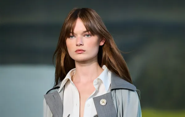 من عرض Christopher Esber- الصورة من Launchmetrics/Spotlight