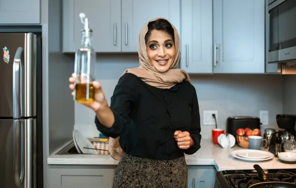 امرأة في المطبخ- المصدر: pexels-rdne-stock-project