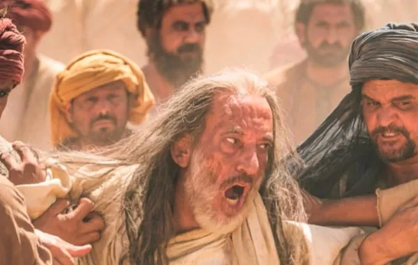 غسان مسعود في كواليس فيلم محارب الصحراء- الصورة من حسابه على الانستغرام