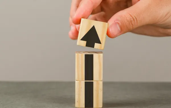 استراتيجية تحويل المسار - الصورة من freepik  تصوير 8photo