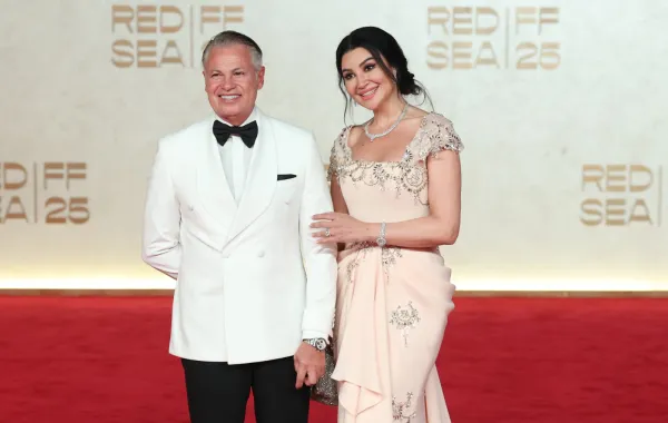 أروى جودة وزوجها من حفل الافتتاح مصدر الصورة: (Photo by Daniele Venturelli/Getty Images for The Red Sea International Film Festival