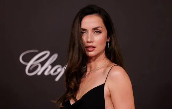 أنا دي أرماس  Ana de Armas  في مهرجان البحر الأحرم السينمائي 2025(مصدر الصورة: Hoda Davaine/Getty Imagesfor the Red Sea International Film Festival)
