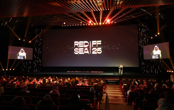 الأمير بدر بن عبد الله بن فرحان وزير الثقافة من حفل افتتاح مهرجان البحر الأحمر - مصدر الصورة Tim P. Whitby/Getty Images for The Red Sea International Film Festival