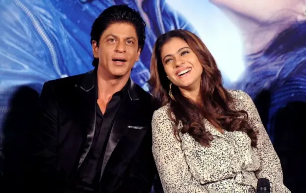 شاروخان وكاجول في مومباي Shah Rukh Khan and Kajol in Mumbai . مصدر الصورة (Photo by AFP)