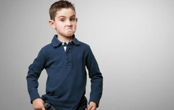 يكرر الطفل لعناده الخطأ أكثر من مرة