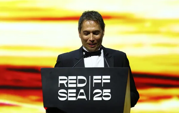 شون بيكر Sean Baker في مهرجان البحر الأحمر السينمائي 2025- مصدر الصورة: (Photo by Tim P. Whitby/Getty Images for The Red Sea International Film Festival