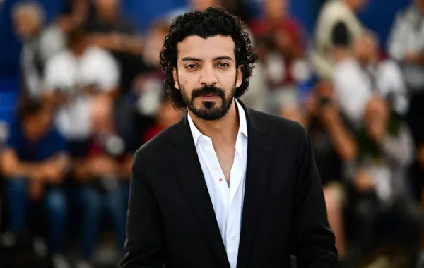 يعقوب الفرحان Yaqoub Alfarhan من مهرجان كان السينمائي الدولي 2024. مصدر الصورة: LOIC VENANCE / AFP