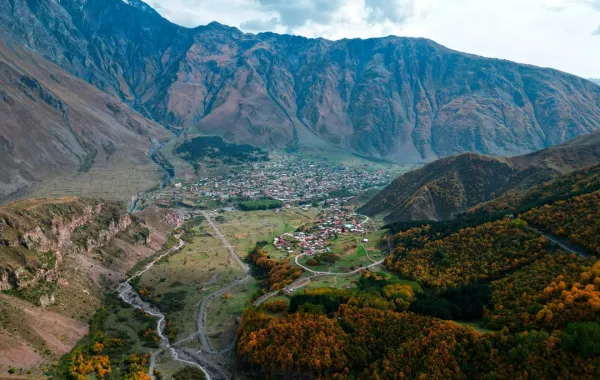 الصيف مثالي لزيارة ستيبانتسميندا