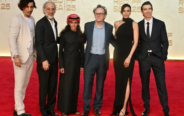 صناع الفيلم السعودي محارب الصحراء . مصدر الصورة: Eamonn M. McCormack/Getty Images for The Red Sea International Film Festival