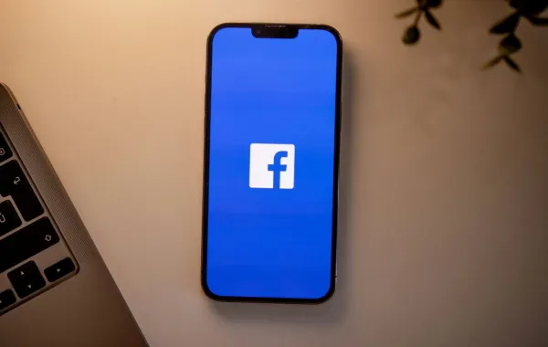 تطبيق فيسبوك