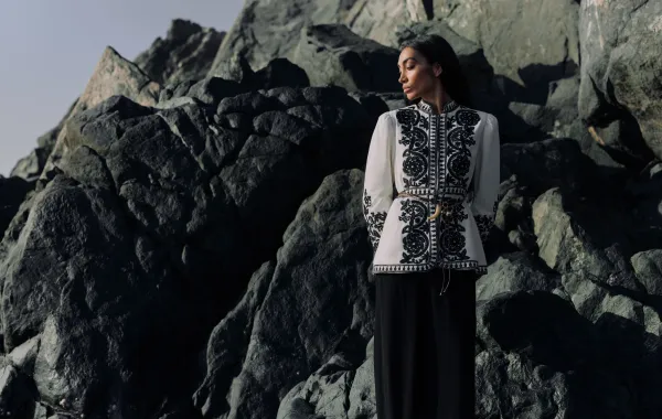 تصميم لعلامة Scarlett Poppies - الصورة من العلامة  