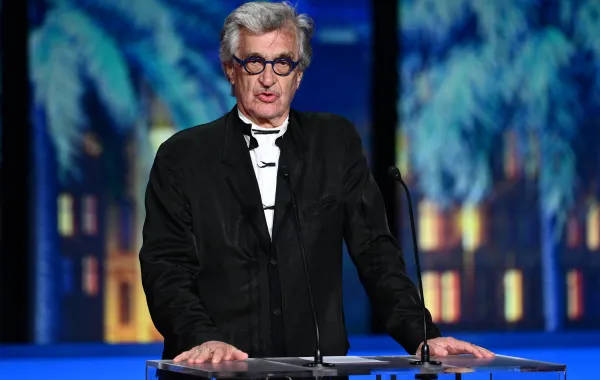 أبرز أفلام وجوائز المخرج ويم فيندرز بعد اختياره رئيس لجنة تحكيم مهرجان برلين السينمائي 2026