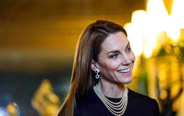 كاثرين (كيت ميدلتون) أميرة ويلز، في قلعة وندسور في وندسور ( Catherine, Princess of Wales at Windsor Castle in Windsor). مصدر الصورة: Hannah McKay / POOL / AFP